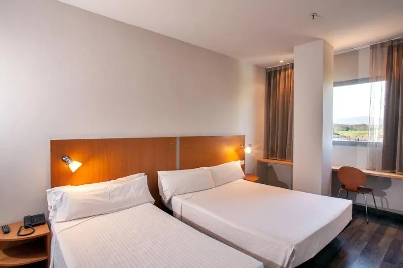 TRIPLE STANDARD Room, B&B HOTEL Barcelona Mollet Porta de Gallecs, Barcelona