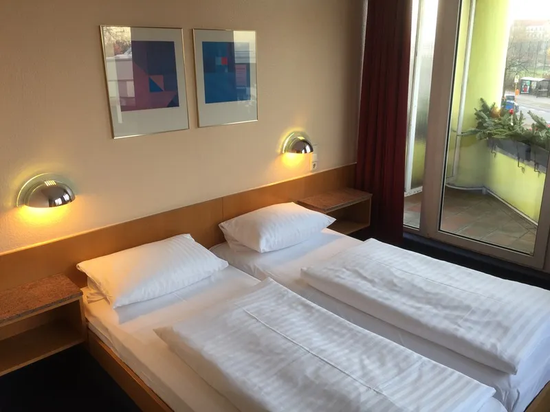 DOUBLE STANDARD Room, Amber Econtel Berlin Charlottenburg, Berlin