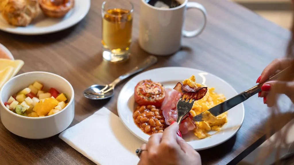Restaurant, Holiday Inn Express Lisbon Principe Real, by IHG, Lisbon