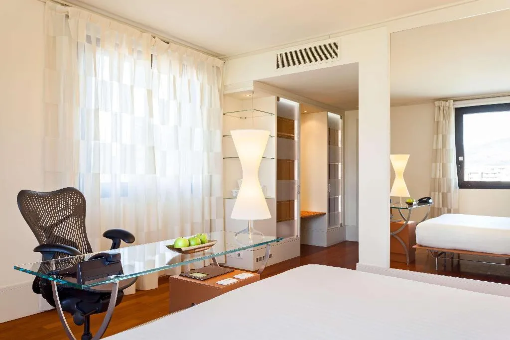 DOUBLE DELUXE KING BED Room, Hilton Garden Inn Florence Novoli, Florence