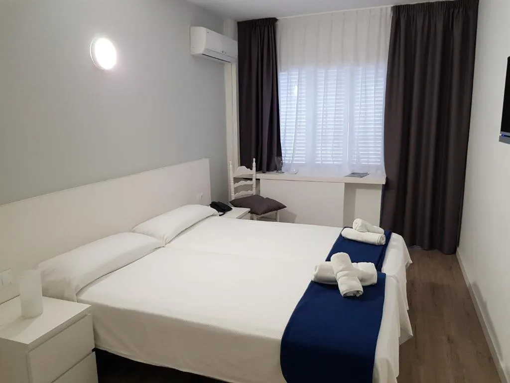 Room, Hotel Checkin Victoria, Costa Brava