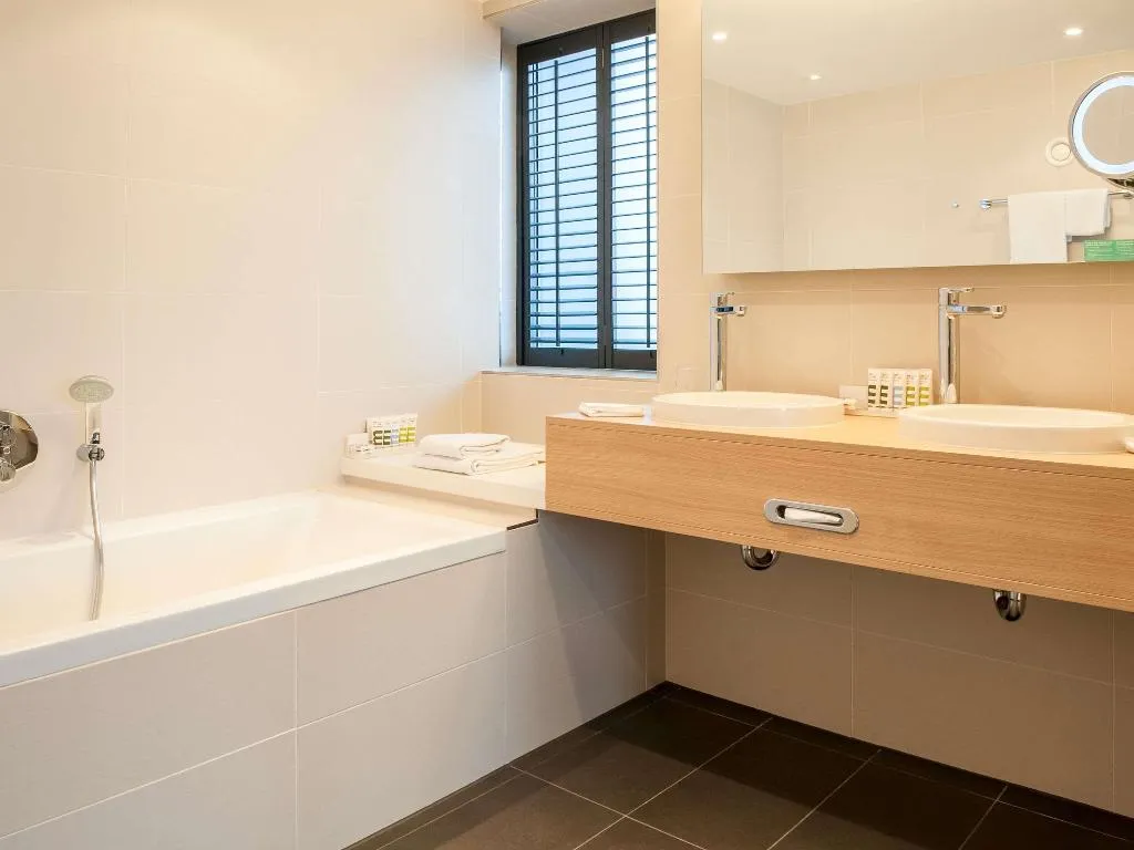 JUNIOR SUITE STANDARD Room, Mercure Amsterdam City Hotel, Amsterdam