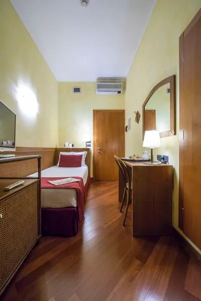 SINGLE STANDARD Room, Sonder Missori, Milan