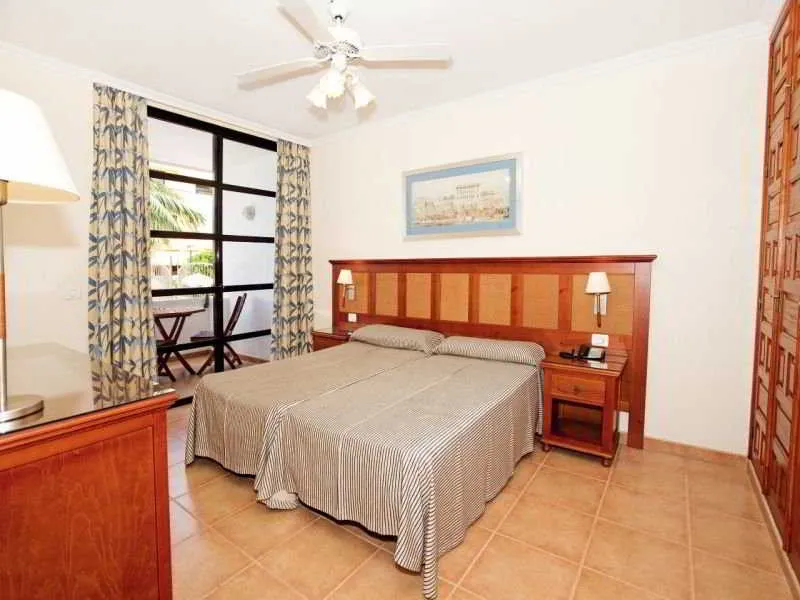 Room, Colon II, Tenerife
