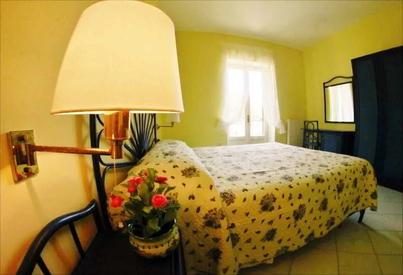 Room, Maremonti, Naples