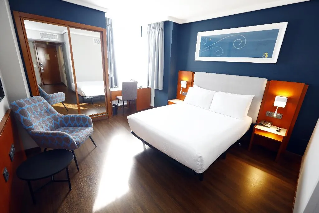JUNIOR SUITE STANDARD Room, Travelodge Madrid Coslada Aeropuerto, Madrid
