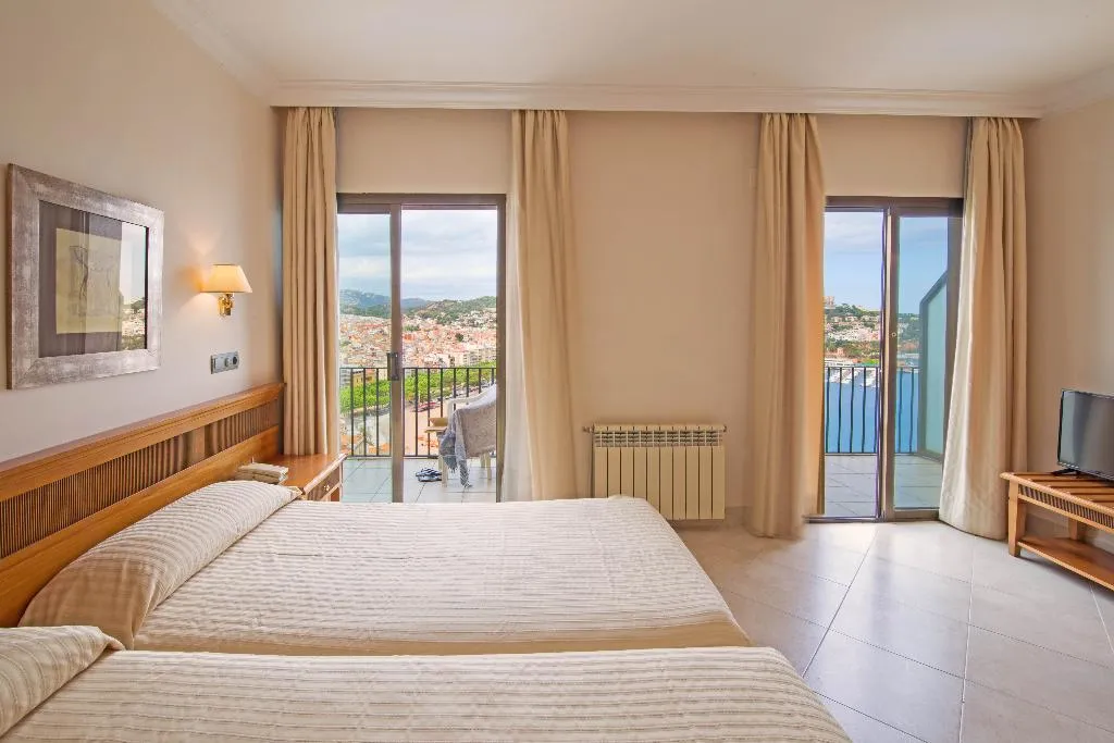 DOUBLE SINGLE USE SEA VIEW Room, Montjoi, Costa Brava