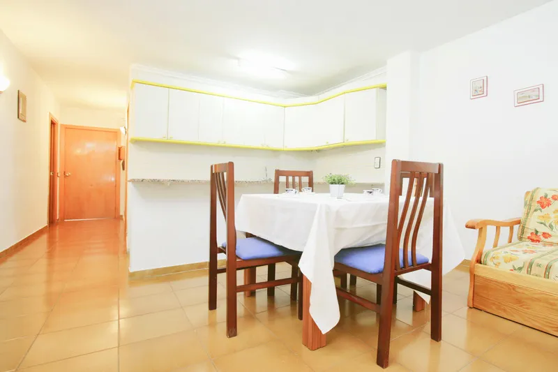 APARTMENT CAPACITY 6 TWO BEDROOMS Room, Decathlon-Pentathlon-Marathon Salou, Costa Dorada