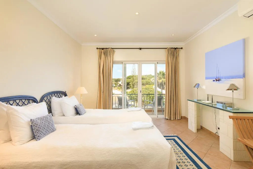 TOWNHOME THREE BEDROOMS Room, Vale Do Lobo Resort, Algarve