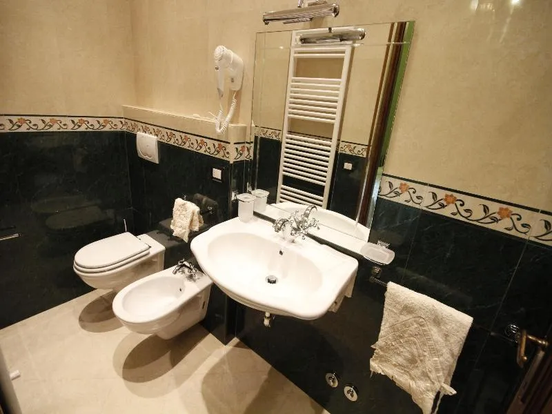 APARTMENT CAPACITY 4 ONE BEDROOM Room, B&B Villino Il Leone, Florence