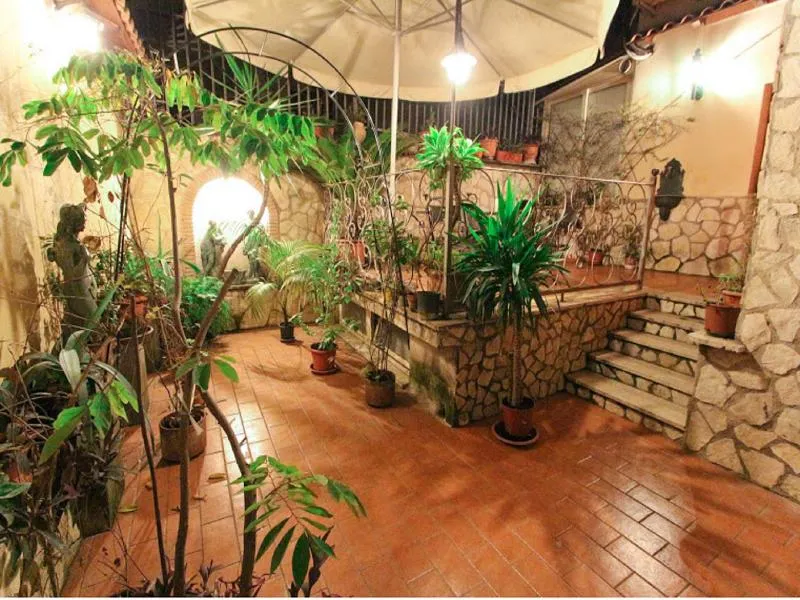 Terrace, Alexis, Rome