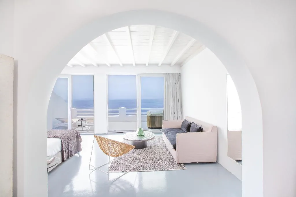 SUITE DELUXE WITH JACUZZI Room, Kouros Hotel & Suites, Mykonos