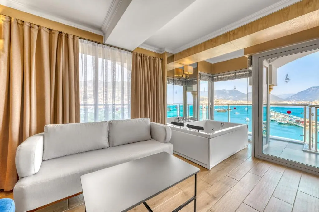 JUNIOR SUITE KING BED WITH JACUZZI Room, Numa Port Hotel, Antalya