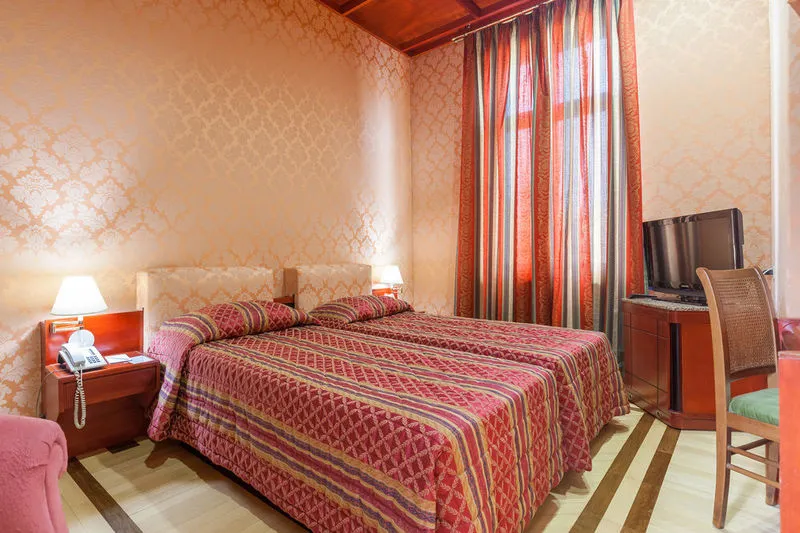 Room, Hotel Galles, Rome