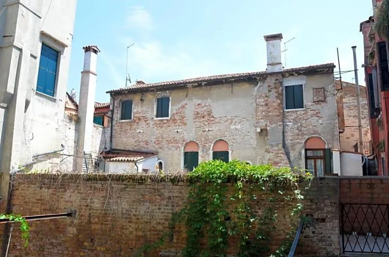 General view, Iris, Venice
