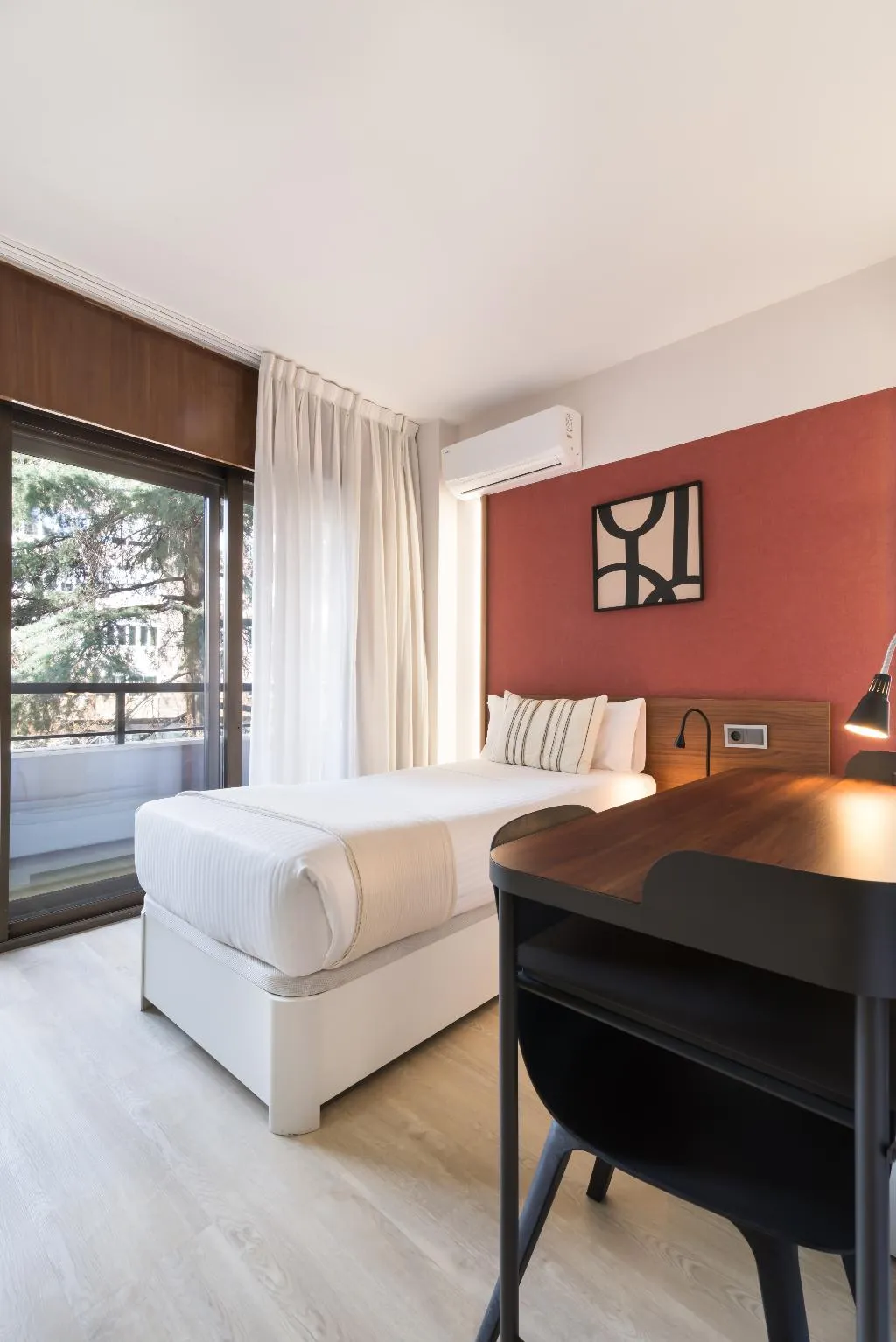 SINGLE WITH BALCONY Room, Roisa Hostal Boutique, Madrid