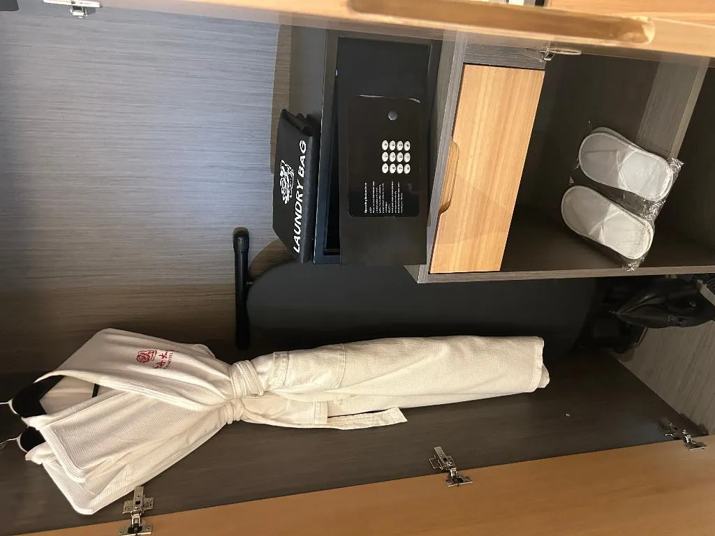 SUITE ONE BED Room, Peony Hotel Dubai, Dubai