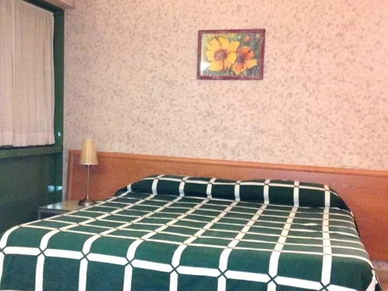 STUDIO STANDARD Room, Gemini City Centre Studios, Florence