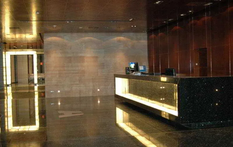 Lobby, Santos Maydrit Airport, Madrid