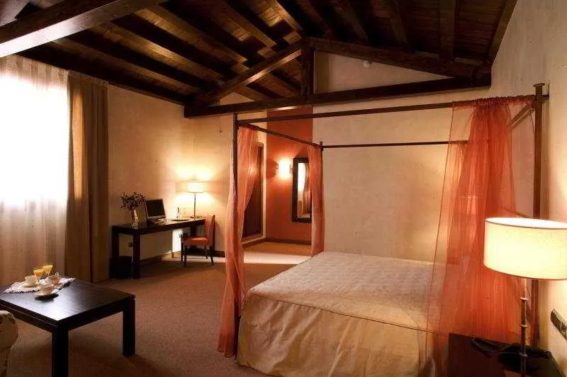Room, Palacio San Facundo, Madrid