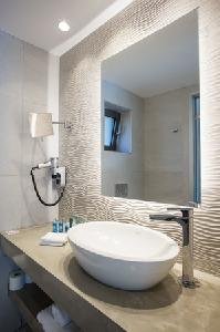 Amira Skiathos, Skiathos
