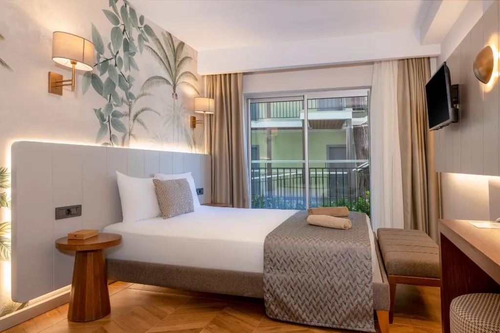FAMILY ROOM DELUXE Room, Crystal Flora Pearl Collection, Antalya