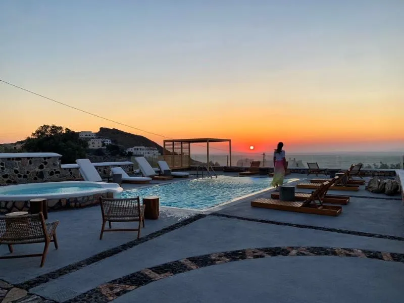 Pool, Symmetry Suites, Santorini