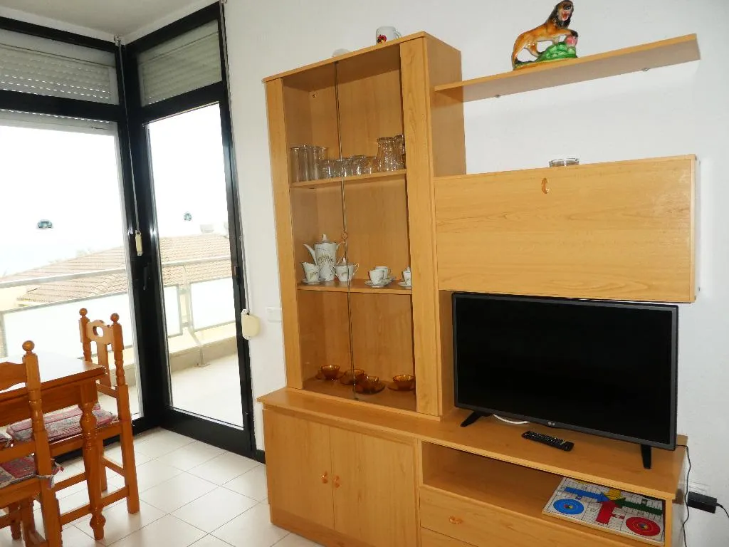 APARTMENT CAPACITY 6 TWO BEDROOMS Room, Apartamentos Surfing3000, Valencia