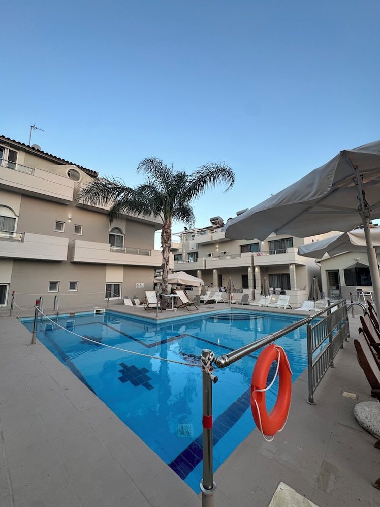 Sirena Apartments, Crete