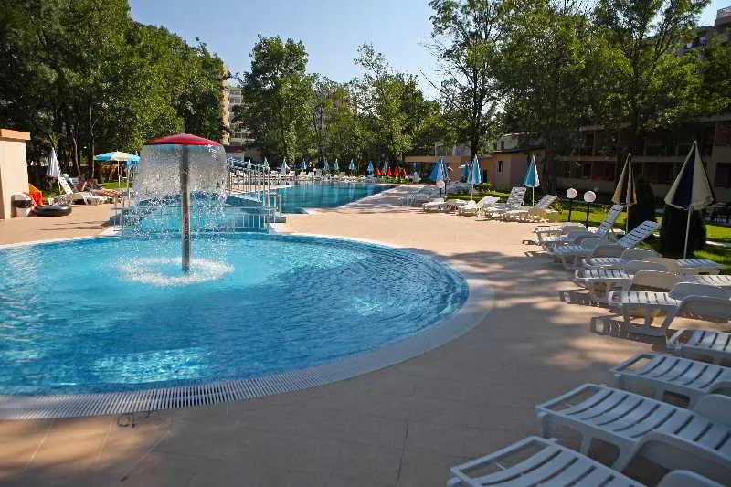 Pool, Yunona, Bourgas