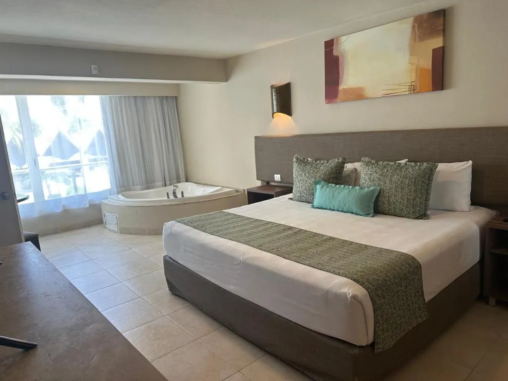 FAMILY ROOM CAPACITY 8 Room, Ocean Spa Hotel All Inclusive, Cancun Area