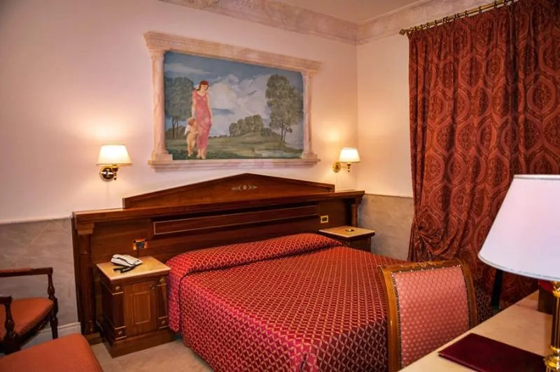 SUITE STANDARD Room, Palladium Palace, Rome