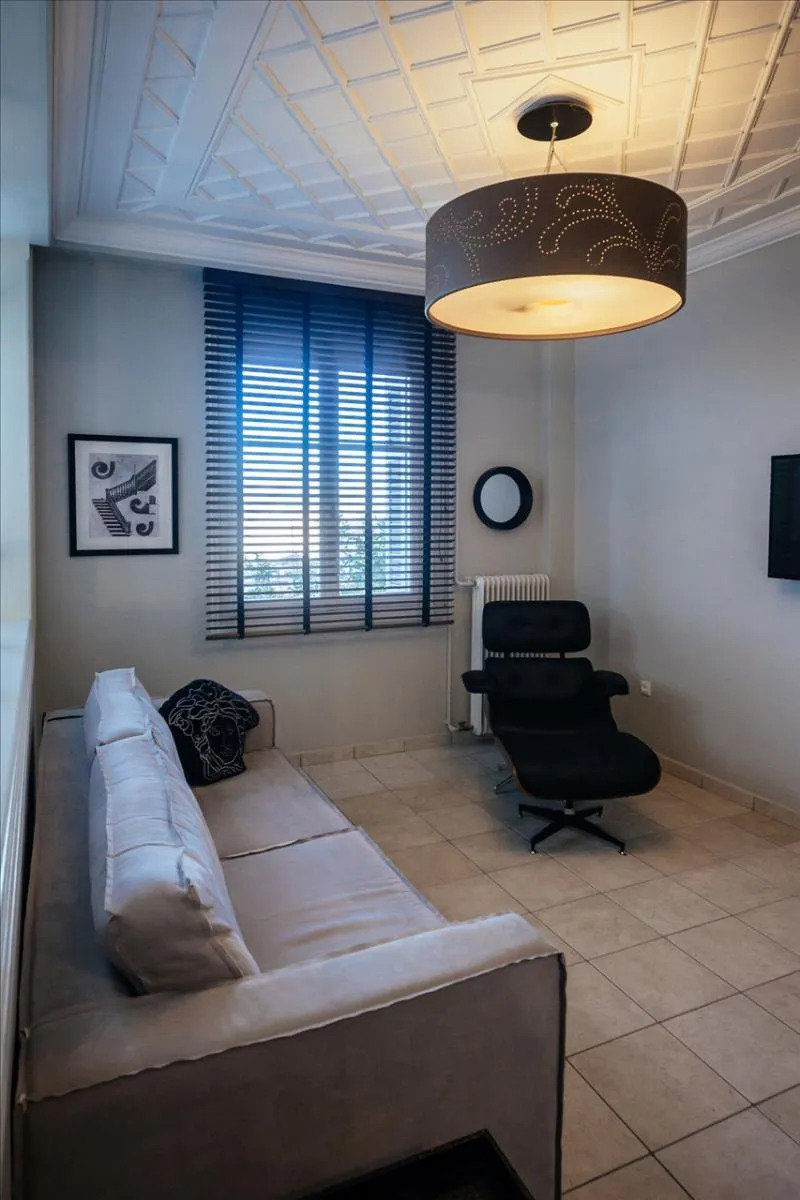 Lobby, Leto Nuevo, Kalamata