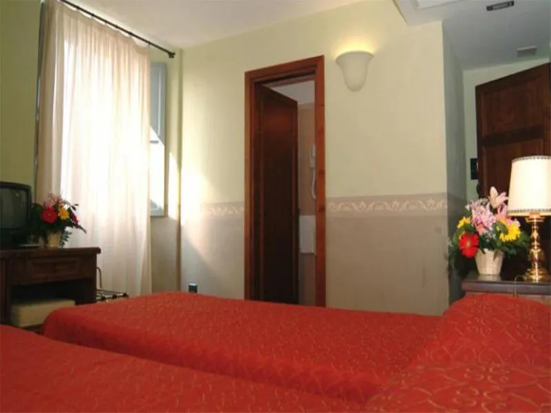 DOUBLE STANDARD Room, Domus Sessoriana, Naples