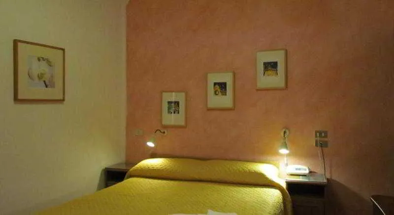 Room, Althea Rooms, Florence