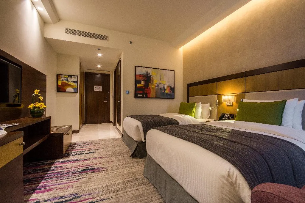 TWIN DELUXE Room, Golden Tulip Media Hotel, Dubai