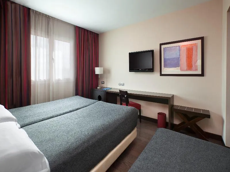 Room, NH Parla, Madrid