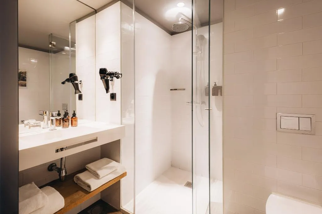 DOUBLE ONE BED Room, Uma House by Yurbban Trafalgar, Barcelona