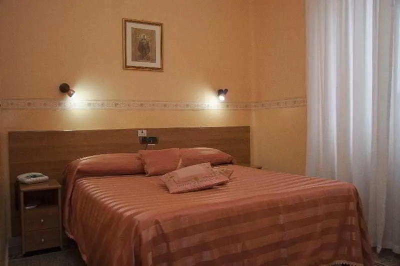 DOUBLE STANDARD Room, Casa La Salle, Rome