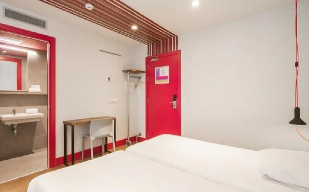 SINGLE STANDARD Room, Generator Barcelona, Barcelona