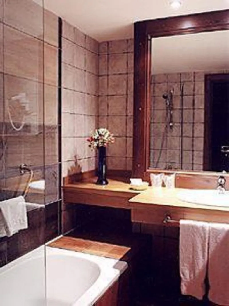 DOUBLE SINGLE USE SUPERIOR Room, Hospital de Benasque, Barcelona