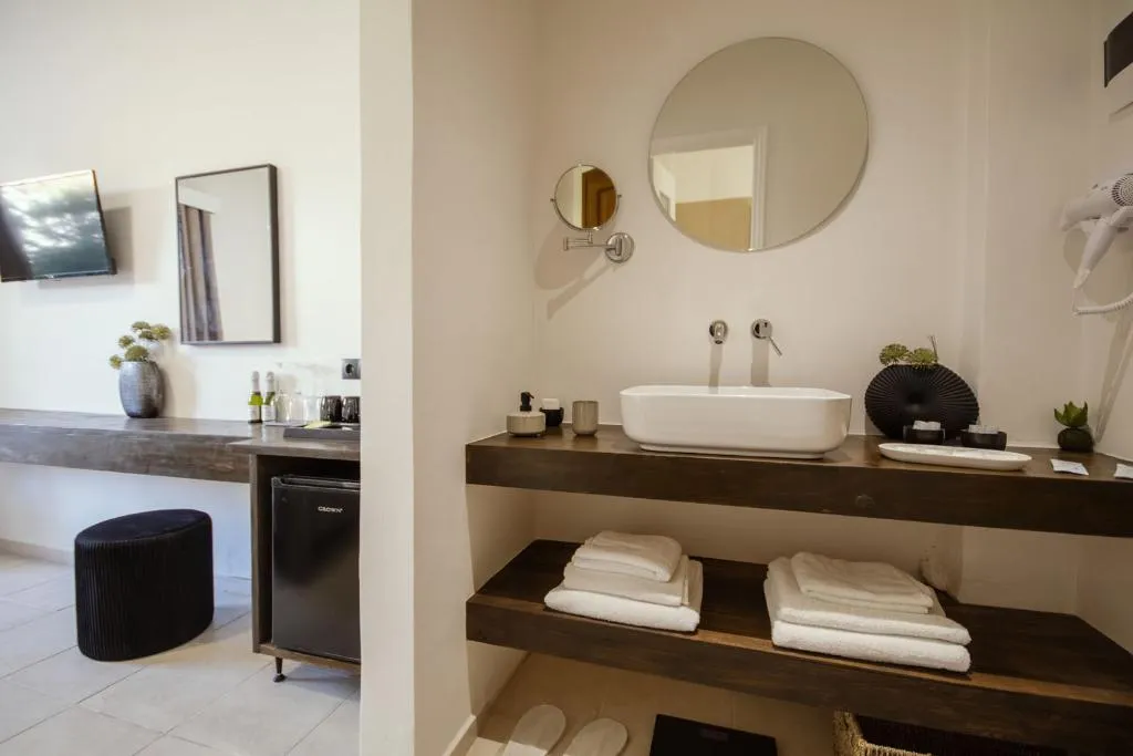 DOUBLE BASIC Room, BOHOTEL Eleonas & Annex Apartments, Corfu