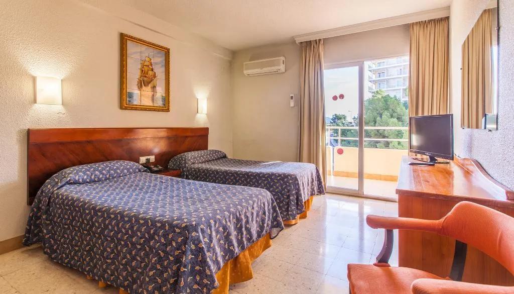 Double or Twin CAPACITY 3 Room, Calas Marina, Costa Blanca