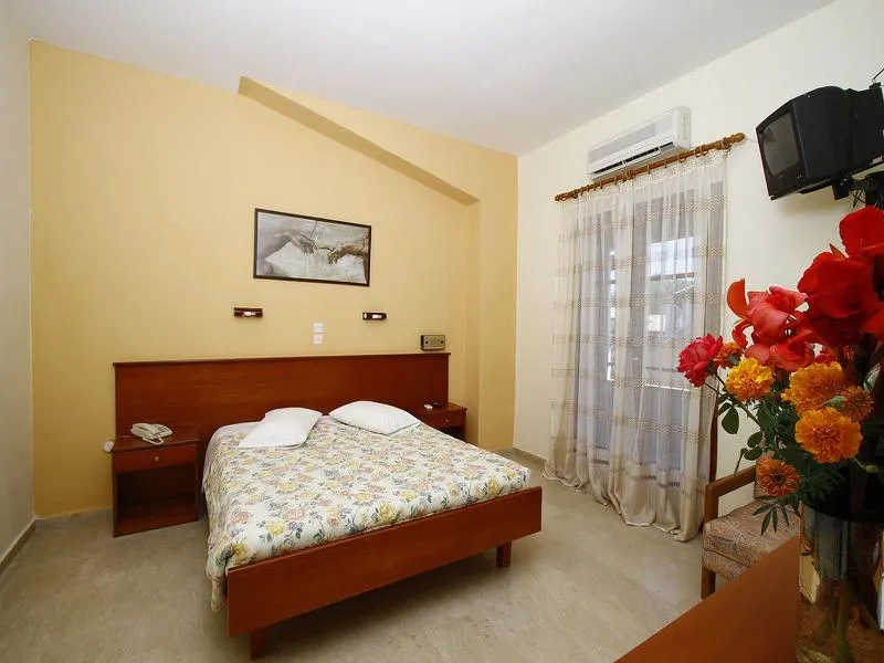 SINGLE POOL VIEW Room, Bintzan Inn, Corfu