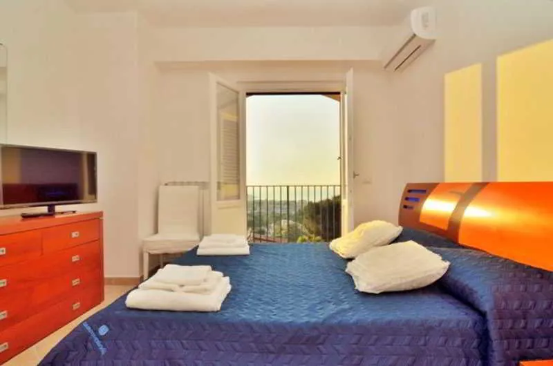 Room, Lemon Flat, Naples