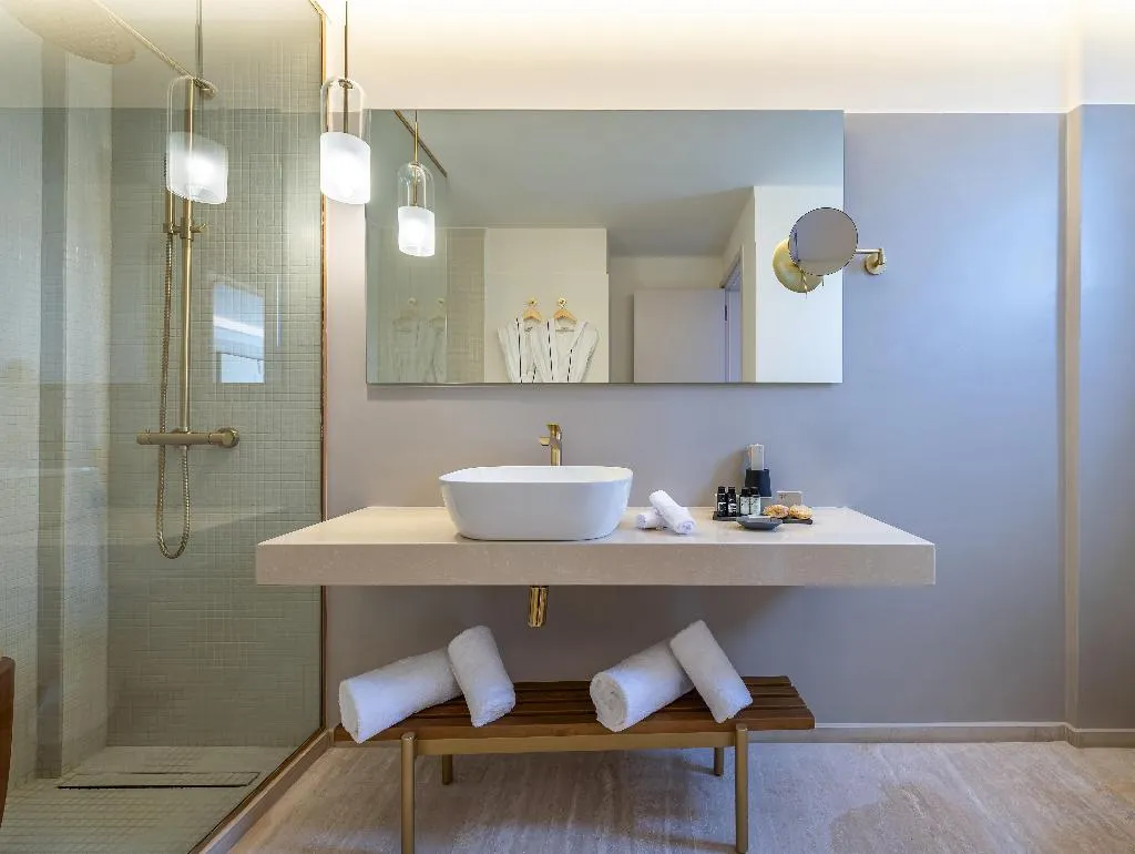 JUNIOR SUITE GARDEN VIEW Room, Aulus Chania Resort, Curio Collection by Hilton, Thessaloniki