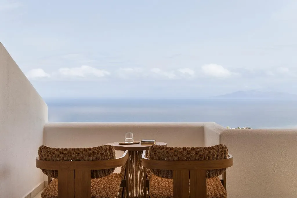 SUITE CLASSIC SEA VIEW Room, NERO Boutique Hotel, Santorini