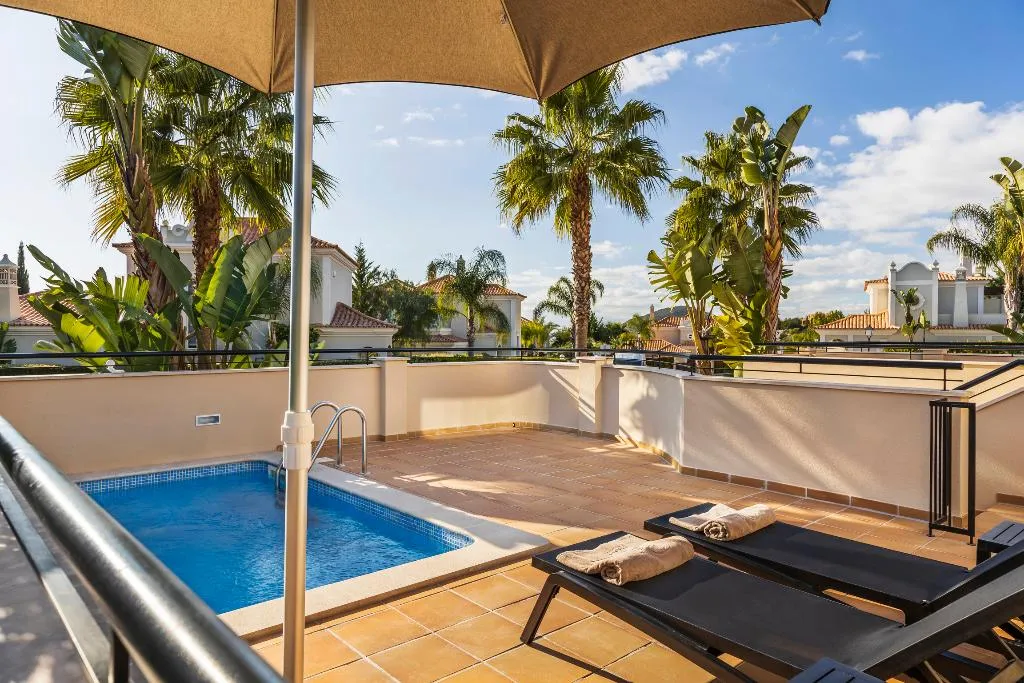 TOWNHOME THREE BEDROOMS WITH PRIVATE POOL Room, The Crest, Algarve
