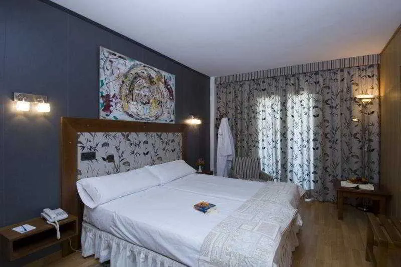 Room, Mayurca, Majorca