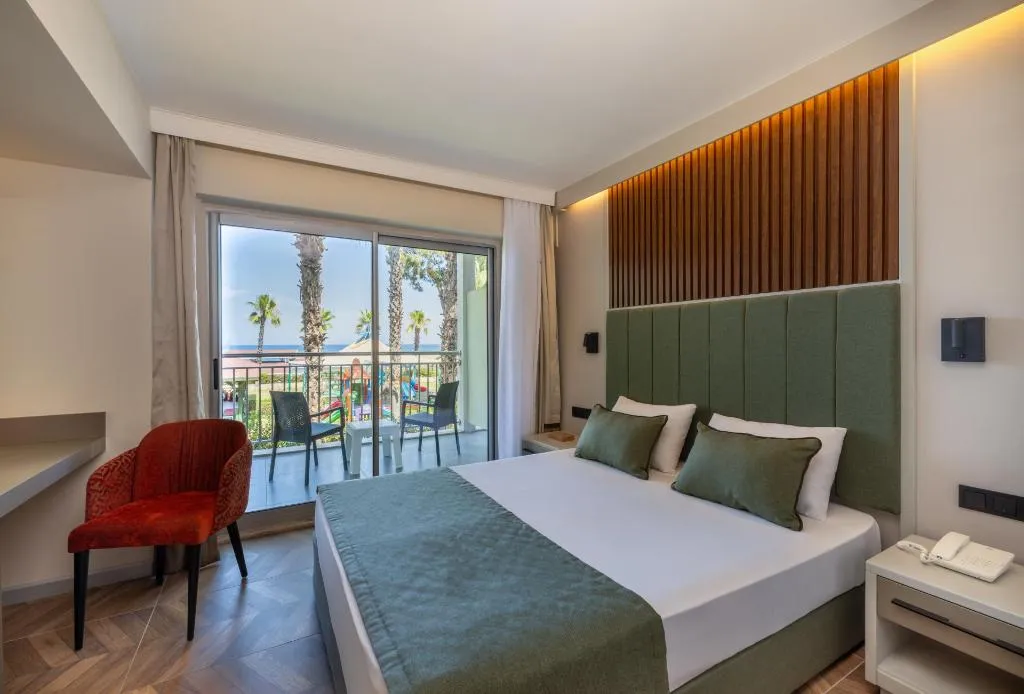 Room, Crystal Flora Pearl Collection, Antalya